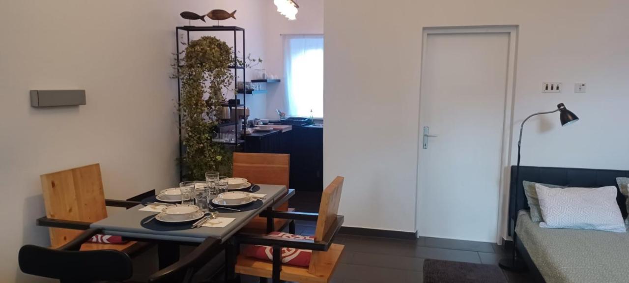 Studio Apartman Ada ซาโมบอร์ ภายนอก รูปภาพ