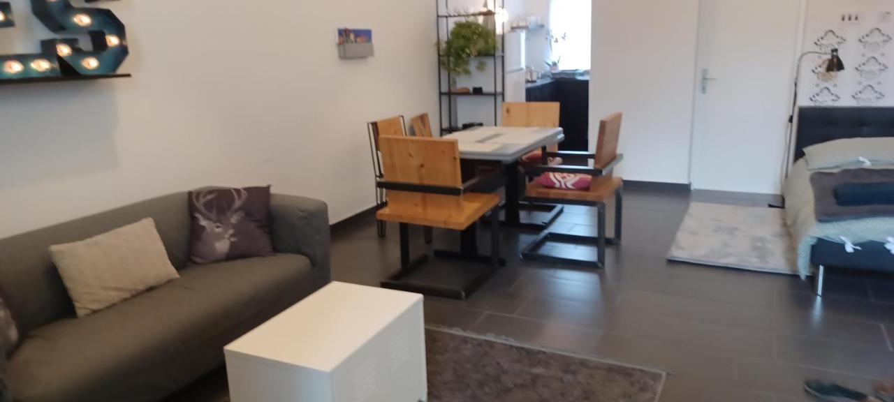 Studio Apartman Ada ซาโมบอร์ ภายนอก รูปภาพ