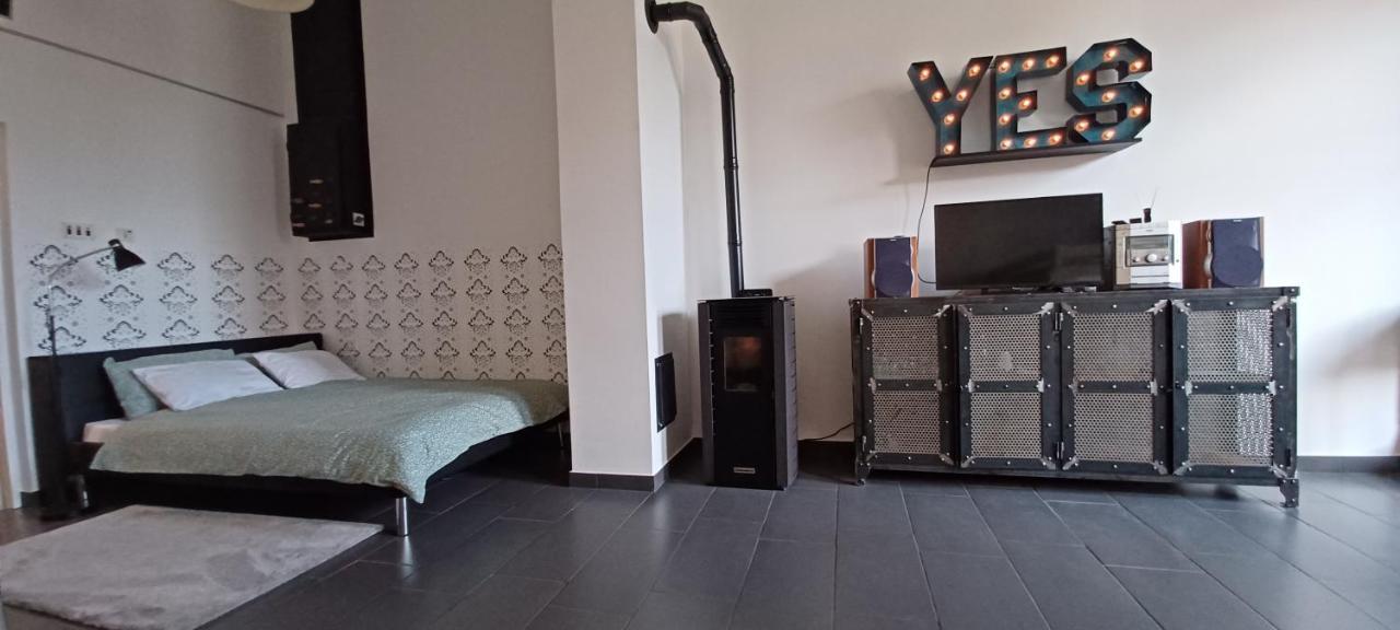 Studio Apartman Ada ซาโมบอร์ ภายนอก รูปภาพ